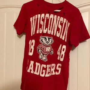 Wisconsin Badgers Colosseum Red Short Sleeve T Shirt Women Small Distressed